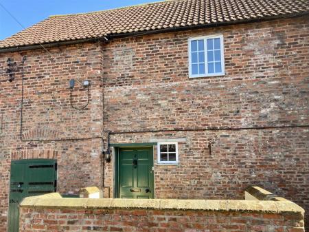 thumbnail_Flat 2 Little Danby Hall.jpg