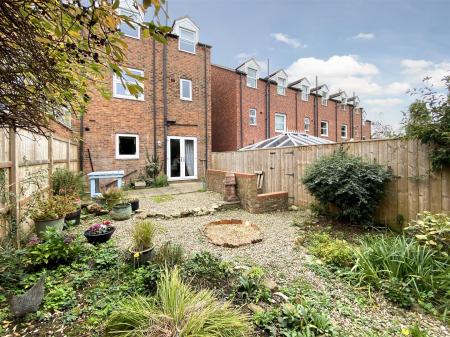 9018820-107281-134050061399159769-5ead09c7-4597-51