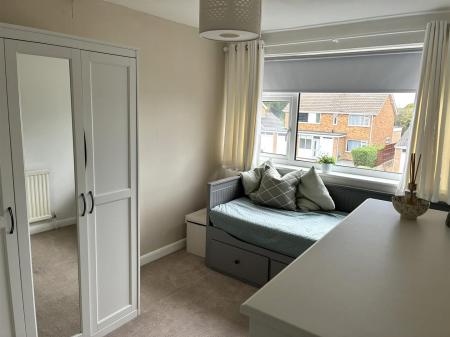 BEDROOM 2