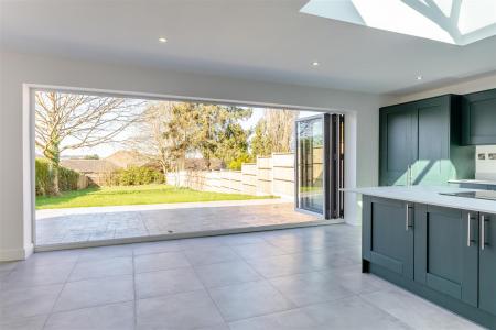 KITCHEN BI-FOLDS