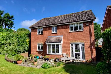 SECLUDED REAR GARDEN