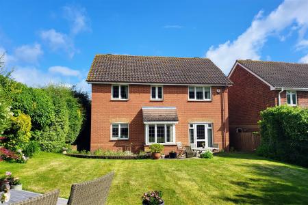 SECLUDED REAR GARDEN