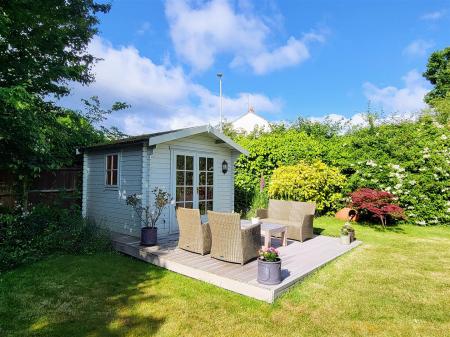 SECLUDED REAR GARDEN