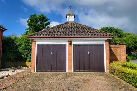 DETACHED DOUBLE GARAGE