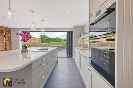 SUPERB KITCHEN