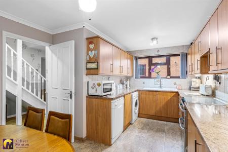 KITCHEN / BREAKFAST ROOM