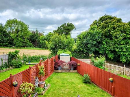 SOUTH-FACING REAR GARDEN