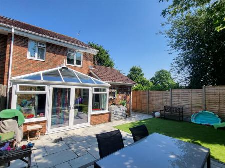 LANDSCAPED REAR GARDEN