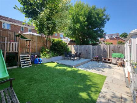 LANDSCAPED REAR GARDEN