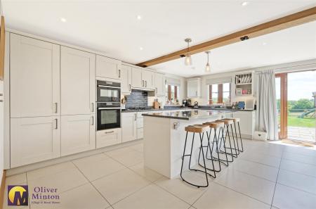 SUPERB KITCHEN/FAMILY ROOM