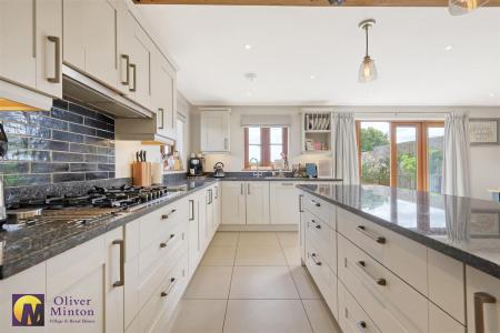 SUPERB KITCHEN/FAMILY ROOM