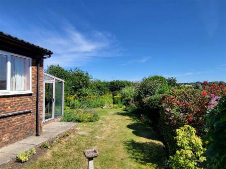 SUPERB REAR GARDEN