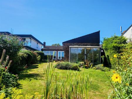 SUPERB REAR GARDEN