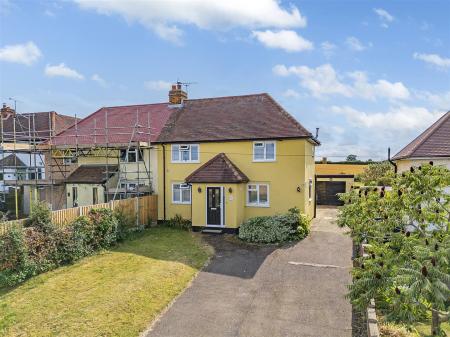 FRONT GARDEN & DRIVEWAY