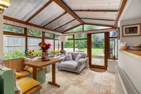 CONSERVATORY / BREAKFAST ROOM