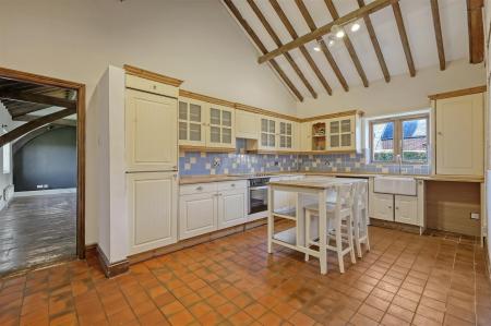 KITCHEN/BREAKFAST ROOM