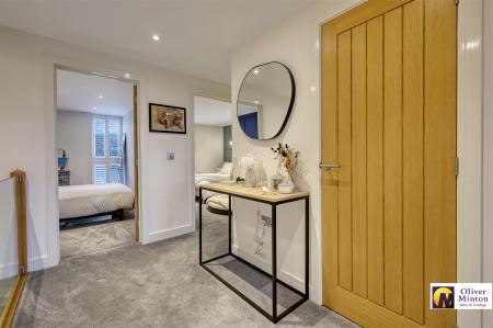 FIRST FLOOR LANDING