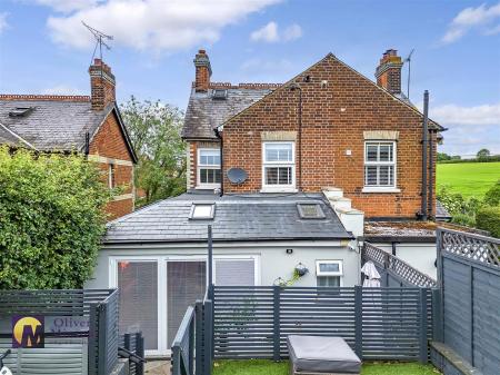 LANDSCAPED REAR GARDEN