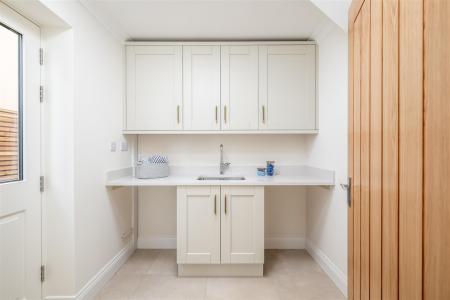 250412 - Halls Close, Braughing - 12.jpg