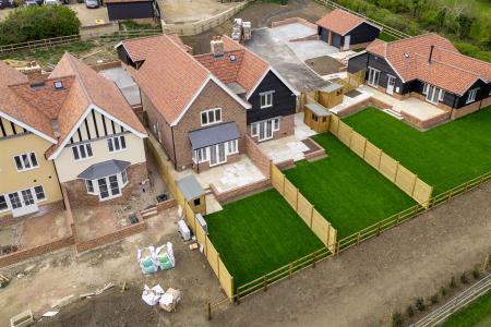 250412 - Halls Close, Braughing - 07.jpg
