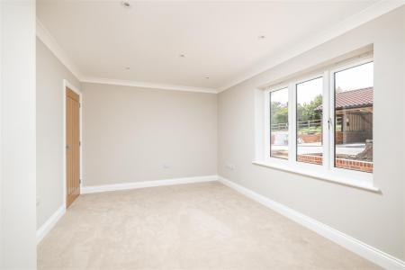 250412 - Halls Close, Braughing - 15.jpg