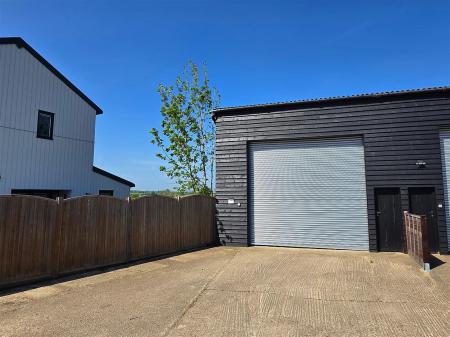 GARAGE BARN