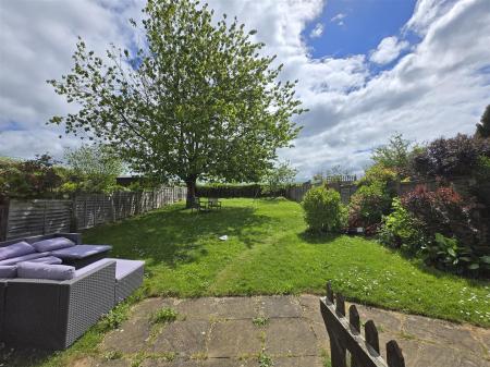 SUPERB REAR GARDEN