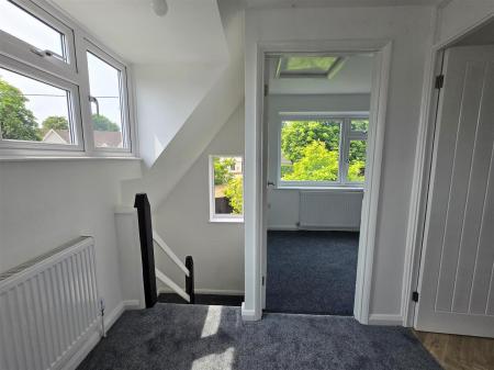 FIRST FLOOR LANDING
