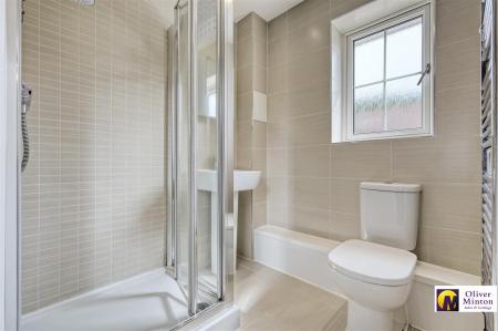EN-SUITE SHOWER WC
