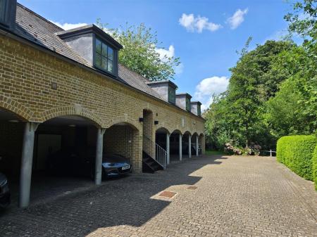 En-Bloc Car Port & Further Allocated Parking Space