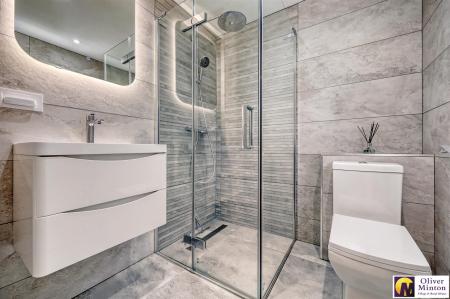 LUXURY SHOWER / WET ROOM