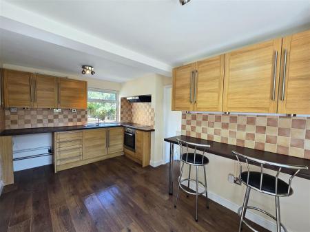 KITCHEN / BREAKFAST ROOM