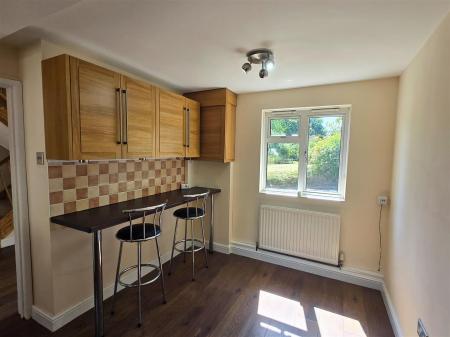 KITCHEN / BREAKFAST ROOM