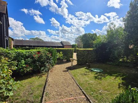 FRONT GARDEN