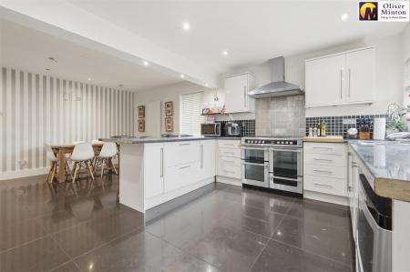 Kitchen/Dining Room