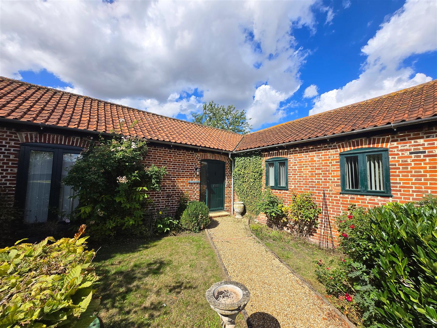 Image for CHAIN FREE - Patient End Barns, Furneux Pelham, Buntingford