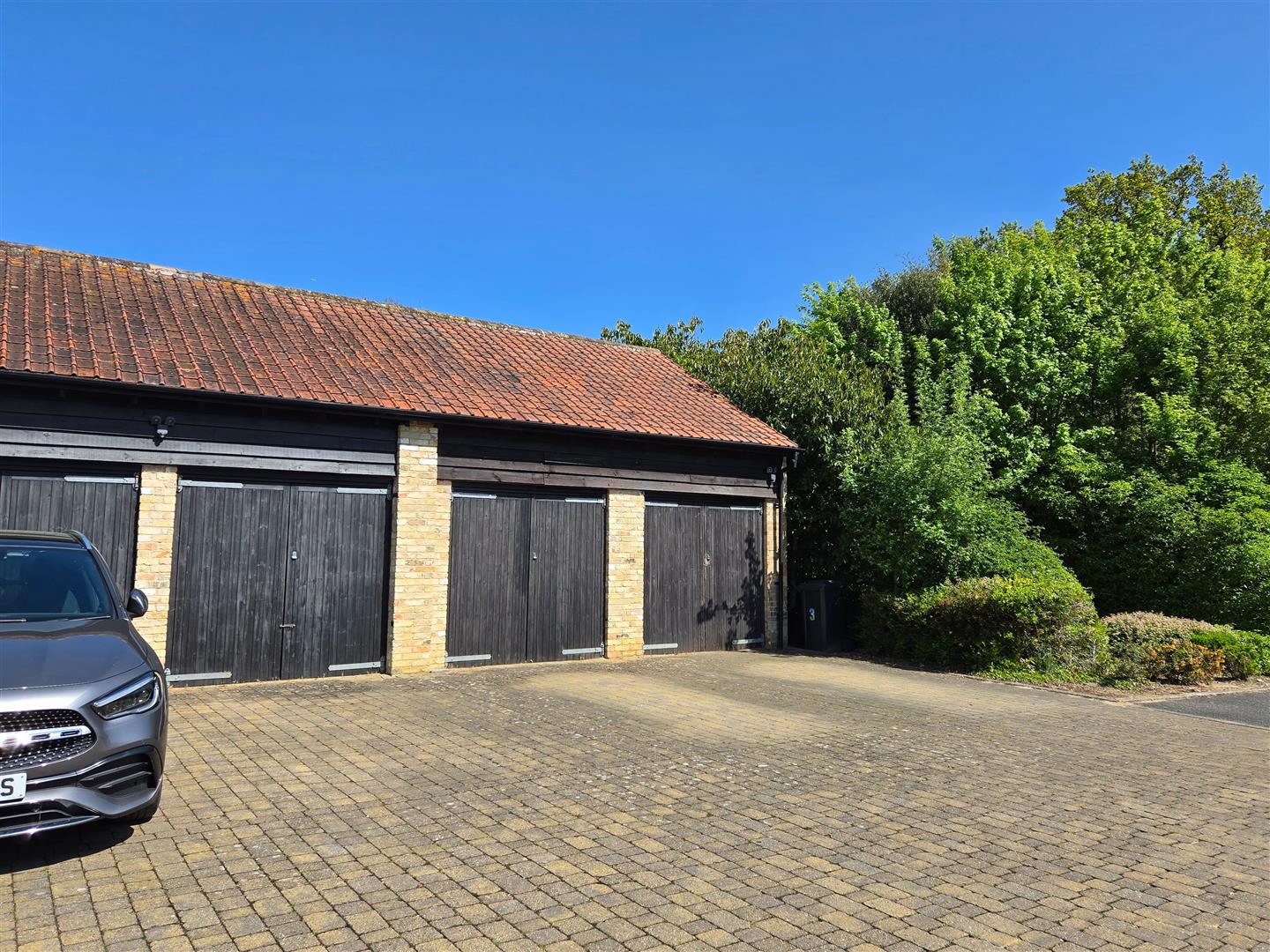 Image for CHAIN FREE immaculate house - Hamels Park Barns, nr Buntingford