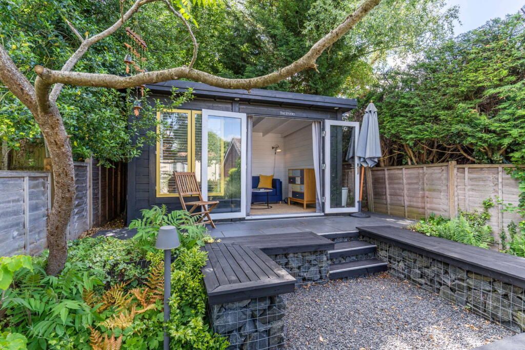 Image for CHAIN FREE Beautiful Cottage - Braughing, Herts