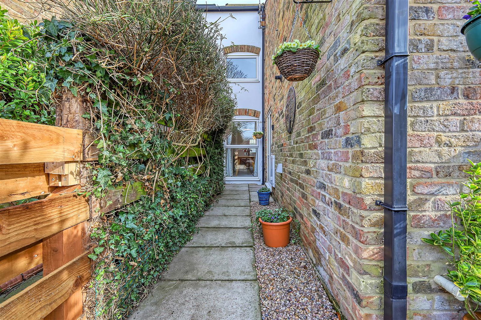 Image for CHAIN FREE - High Street, Roydon, Essex