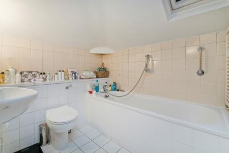 Regents Park Road_Bathroom_37771