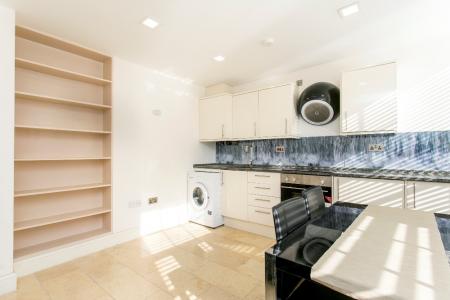 Kitchen/ Dining Area