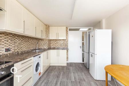Kitchen alt  view