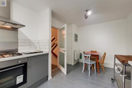 Kitchen+%2f+Dining+Room