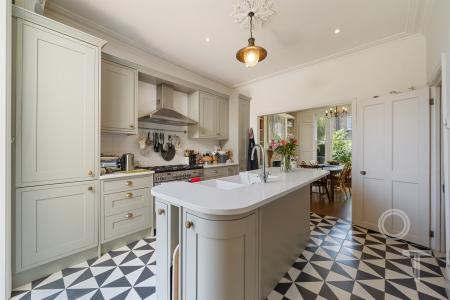 Kitchen (Main)