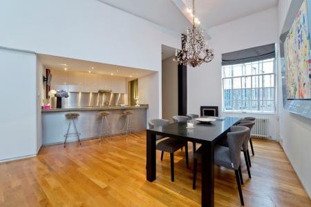 kitchen/dining area