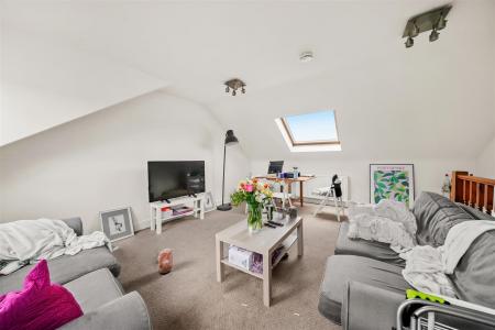 top floor 22 Bonnington Square - 5TQszTcFkZbH8A1mb