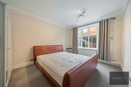 Flat 2, Avenue House SW4 8BE-5.jpg