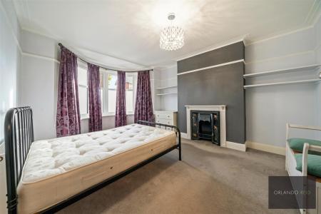 Flat 2, Avenue House SW4 8BE-2.jpg