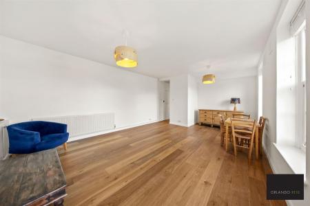 Flat 11 Dalbury House Ferndale Road  - TGogyAqRzwv