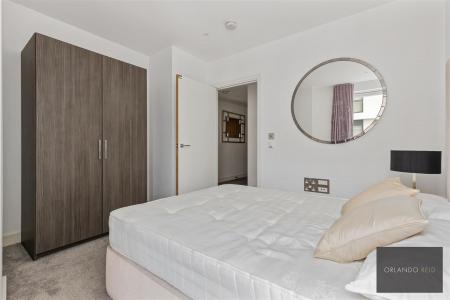 Flat 45, Pinto Tower SW8 2FS-6.jpg